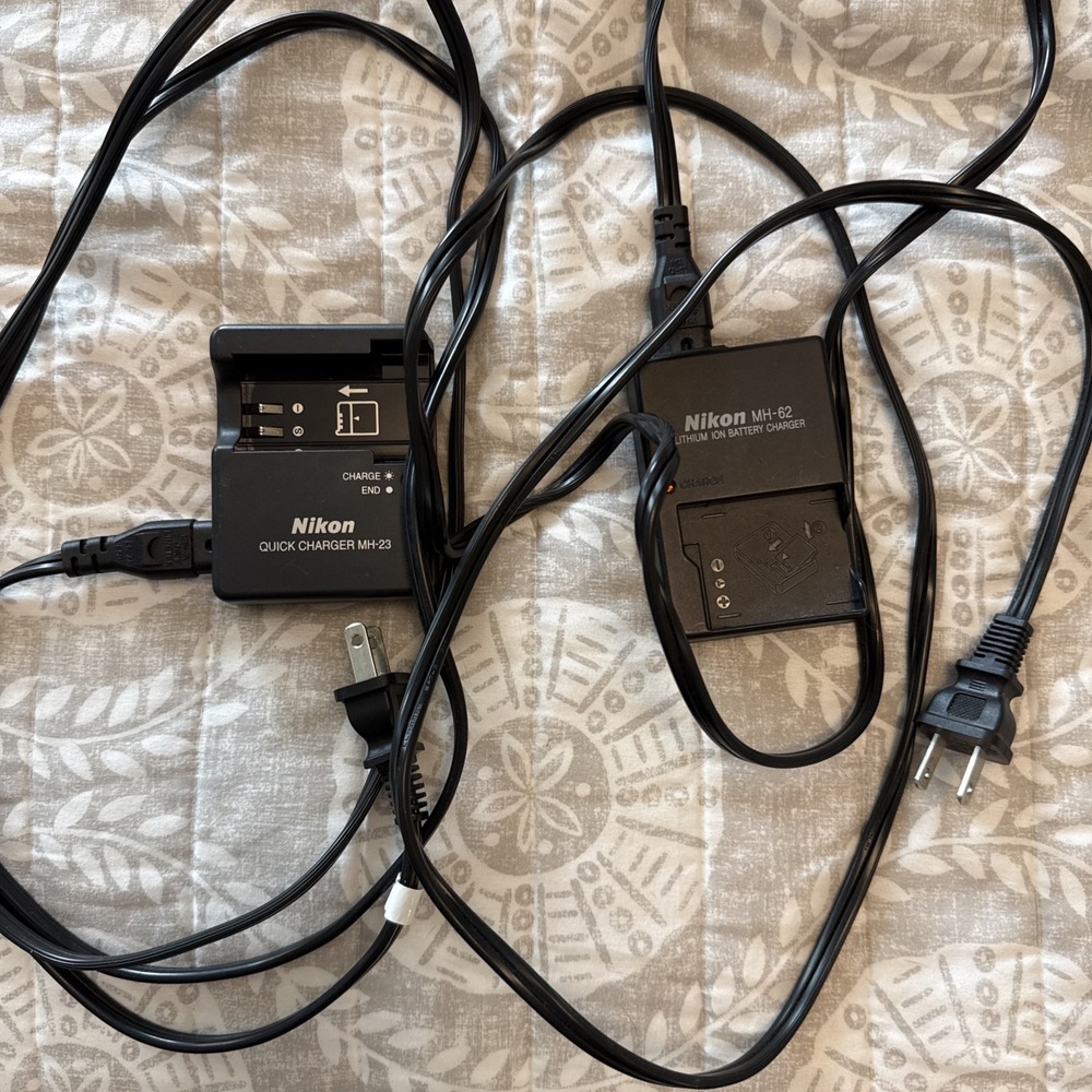 Nikon Battery Charger Lot MH-23 Quick Charger and MH-62 Lithium Ion Black